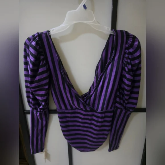 NEW CUTEST STRIPED BODY SUIT SIZE MEDIUM - Picture 2 of 4